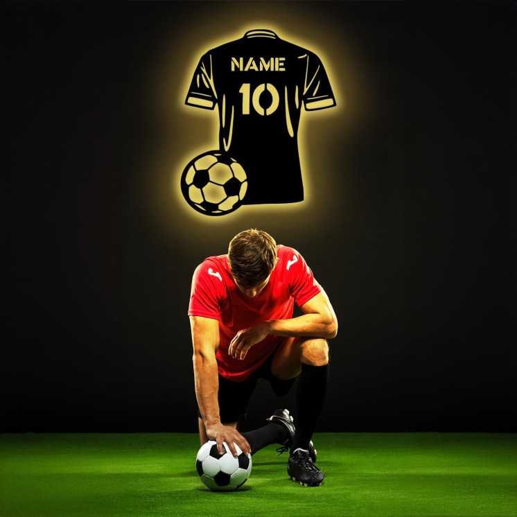 LEON FOLIEN Fußball trikot personalisieren Led Licht mit Namen & Nummer – Fussballer aus MDF-Holz Fussball Geschenke für Jungs