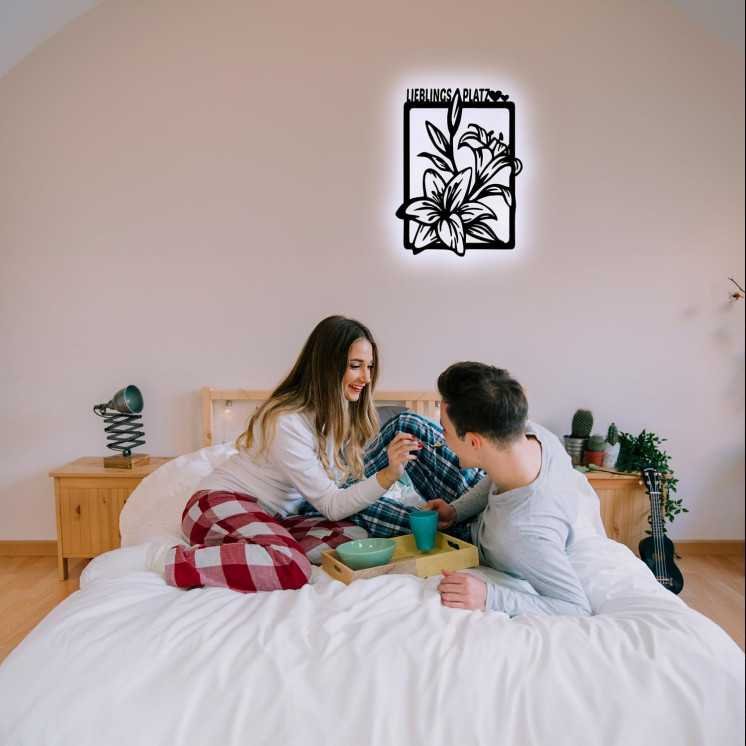 LEON FOLIEN Led RGB Lieblingsplatz mit Blumen Wanddeko Schriftzug - Richtfest Einzug Deko Geschenk Wohnzimmer Flur Schlafzimmer